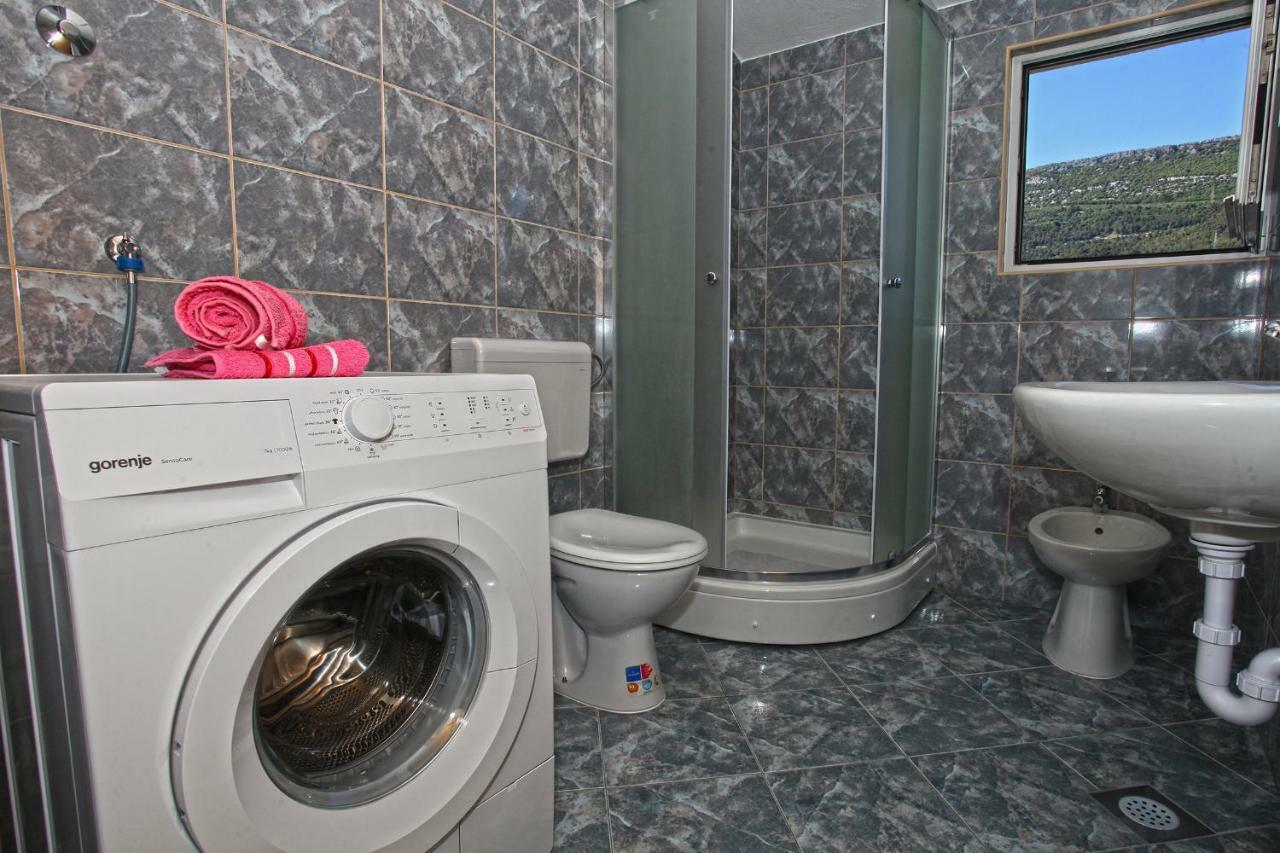 Apartments Ukic Kaštela エクステリア 写真