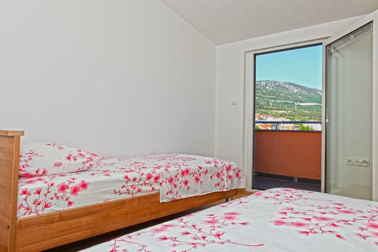Apartments Ukic Kaštela エクステリア 写真