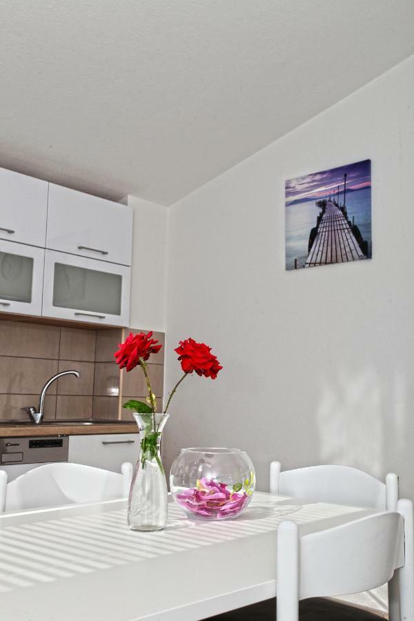 Apartments Ukic Kaštela エクステリア 写真