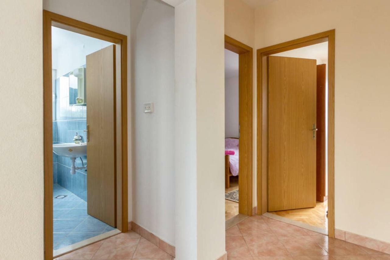Apartments Ukic Kaštela エクステリア 写真