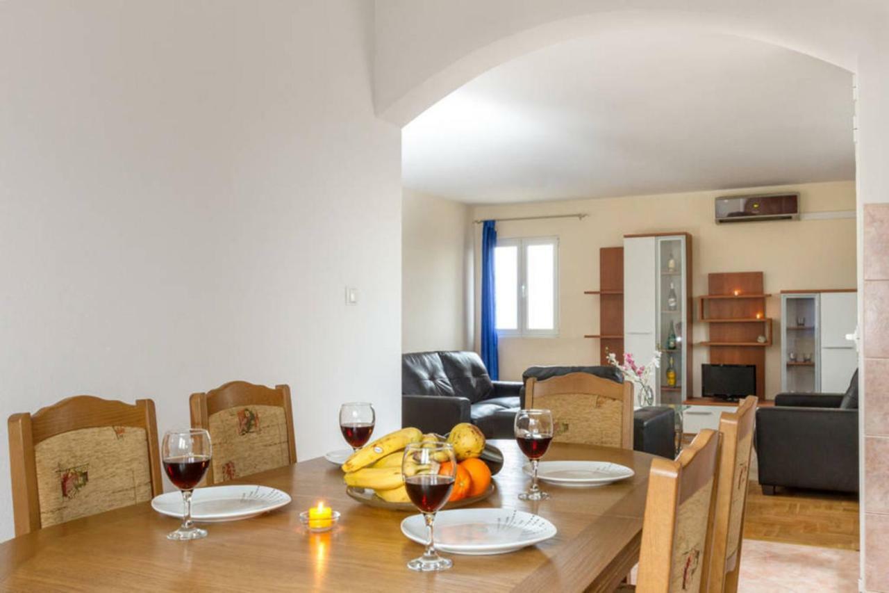 Apartments Ukic Kaštela エクステリア 写真
